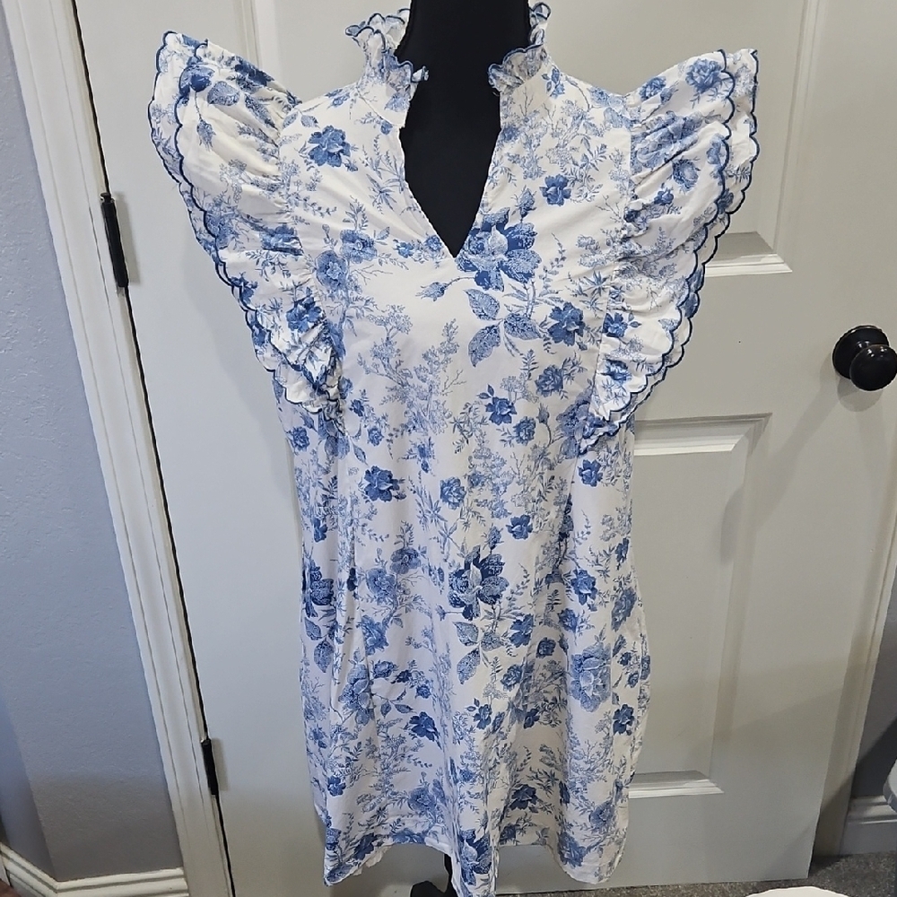 Umgee Sleeveless Ruffle Blue Floral Dress size M with pockets